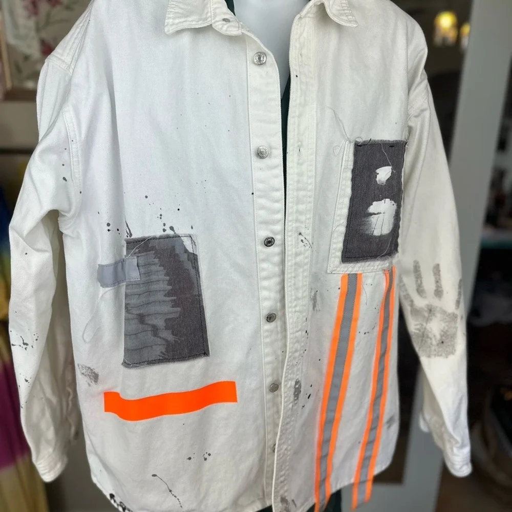 Zara Men's Size XL White Denim oversized Jacket‎ w paint patches orange Accents